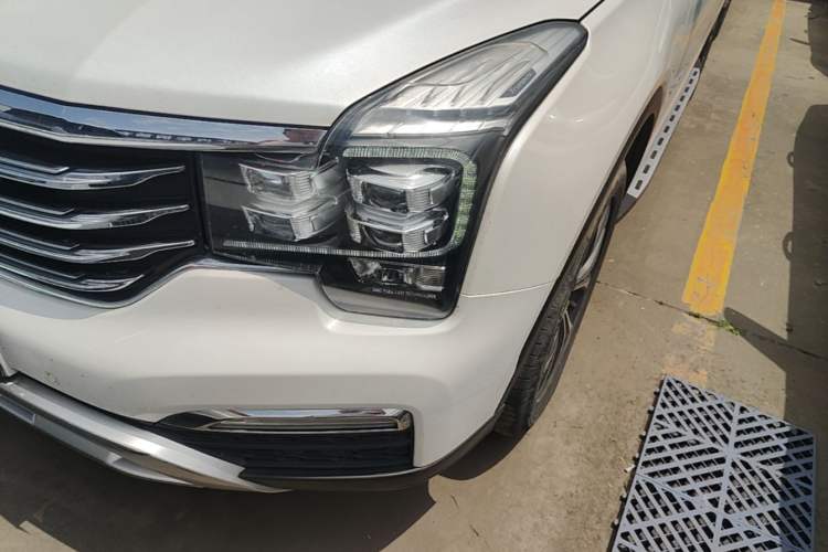 Used GAC Trumpchi GS8 2017 320T Two-Wheel Drive Luxury Smart Connectivity Version (7 Seats) Left Front Headlight