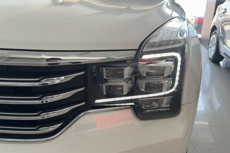 Used GAC Trumpchi GS8 2017 320T Two-Wheel Drive Luxury Smart Connectivity Version (7 Seats) Left Front Headlight