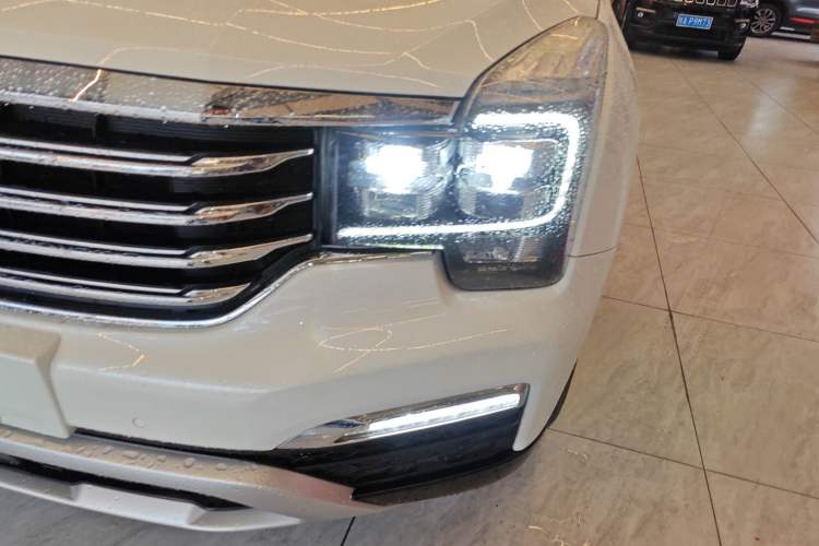 Used GAC Trumpchi GS8 2017 320T Two-Wheel Drive Luxury Smart Connectivity Version (7 Seats) Left Front Headlight