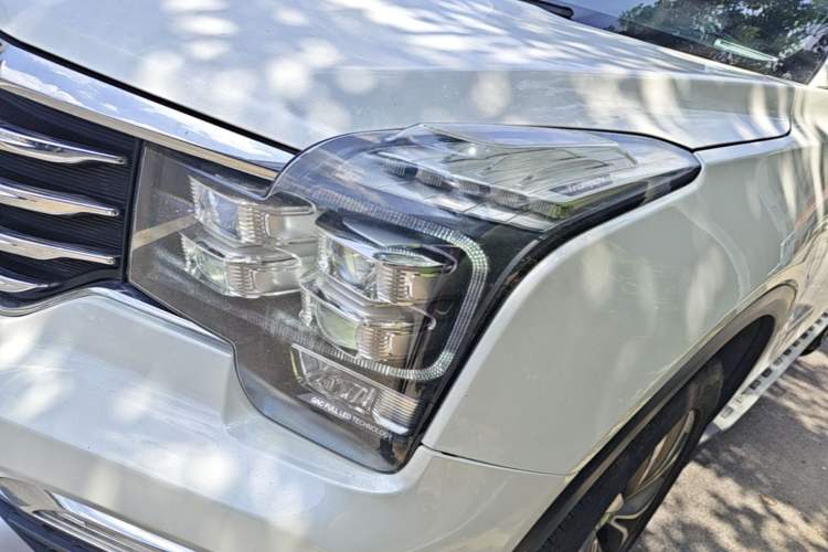 Used GAC Trumpchi GS8 2017 320T Two-Wheel Drive Luxury Smart Connectivity Version (7 Seats) Left Front Headlight