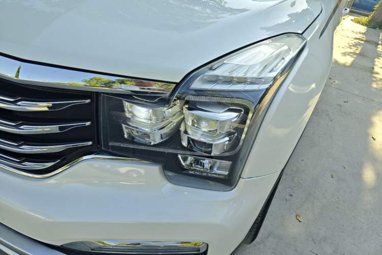 Used GAC Trumpchi GS8 2017 320T Two-Wheel Drive Luxury Smart Connectivity Version (7 Seats) Left Front Headlight