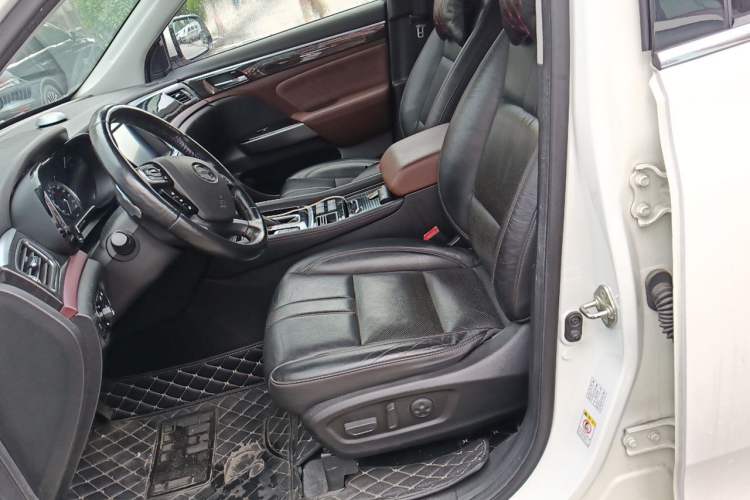 Used GAC Trumpchi GS8 2017 320T Two-Wheel Drive Luxury Smart Connectivity Version (7 Seats) Left Front Seat