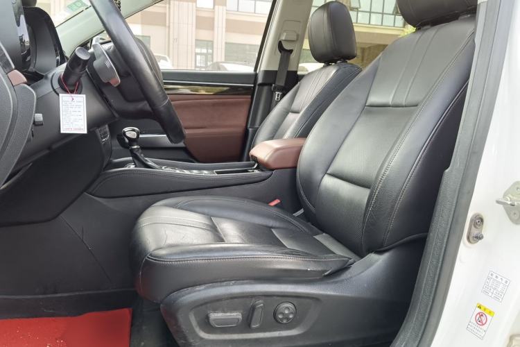 Used GAC Trumpchi GS8 2017 320T Two-Wheel Drive Luxury Smart Connectivity Version (7 Seats) Left Front Seat