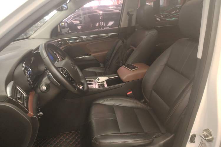Used GAC Trumpchi GS8 2017 320T Two-Wheel Drive Luxury Smart Connectivity Version (7 Seats) Left Front Seat