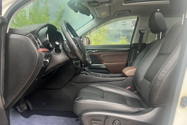 Used GAC Trumpchi GS8 2017 320T Two-Wheel Drive Luxury Smart Connectivity Version (7 Seats) Left Front Seat