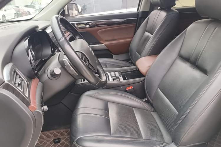 Used GAC Trumpchi GS8 2017 320T Two-Wheel Drive Luxury Smart Connectivity Version (7 Seats) Left Front Seat