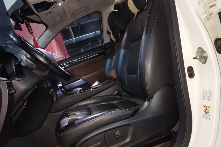 Used GAC Trumpchi GS8 2017 320T Four-Wheel Drive Luxury Smart Connectivity Version (7 Seats) Left Front Seat