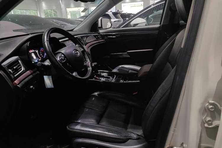 Used GAC Trumpchi GS8 2017 320T Two-Wheel Drive Luxury Edition (7 Seats) Left Front Seat