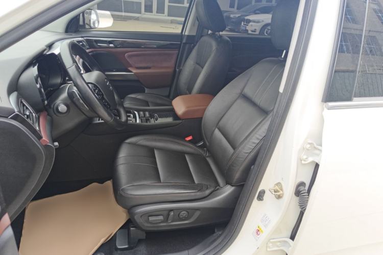 Used GAC Trumpchi GS8 2017 320T Two-Wheel Drive Luxury Smart Connectivity Version (7 Seats) Left Front Seat