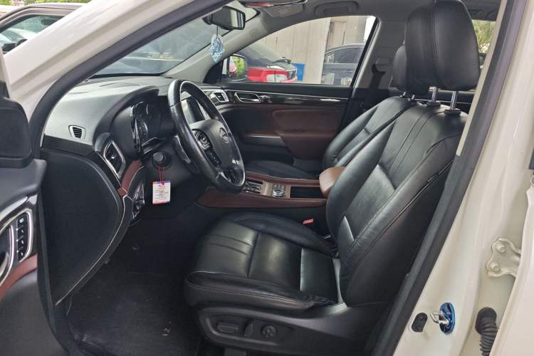 Used GAC Trumpchi GS8 2017 320T Two-Wheel Drive Luxury Smart Connectivity Version (7 Seats) Left Front Seat