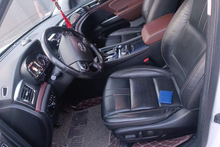 Used GAC Trumpchi GS8 2017 320T Four-Wheel Drive Luxury Smart Connectivity Version (7 Seats) Left Front Seat