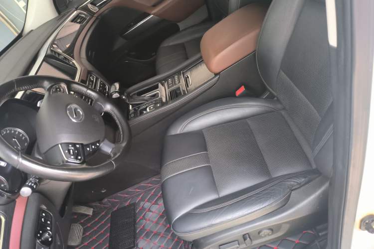 Used GAC Trumpchi GS8 2017 320T Two-Wheel Drive Luxury Smart Connectivity Version (7 Seats) Left Front Seat