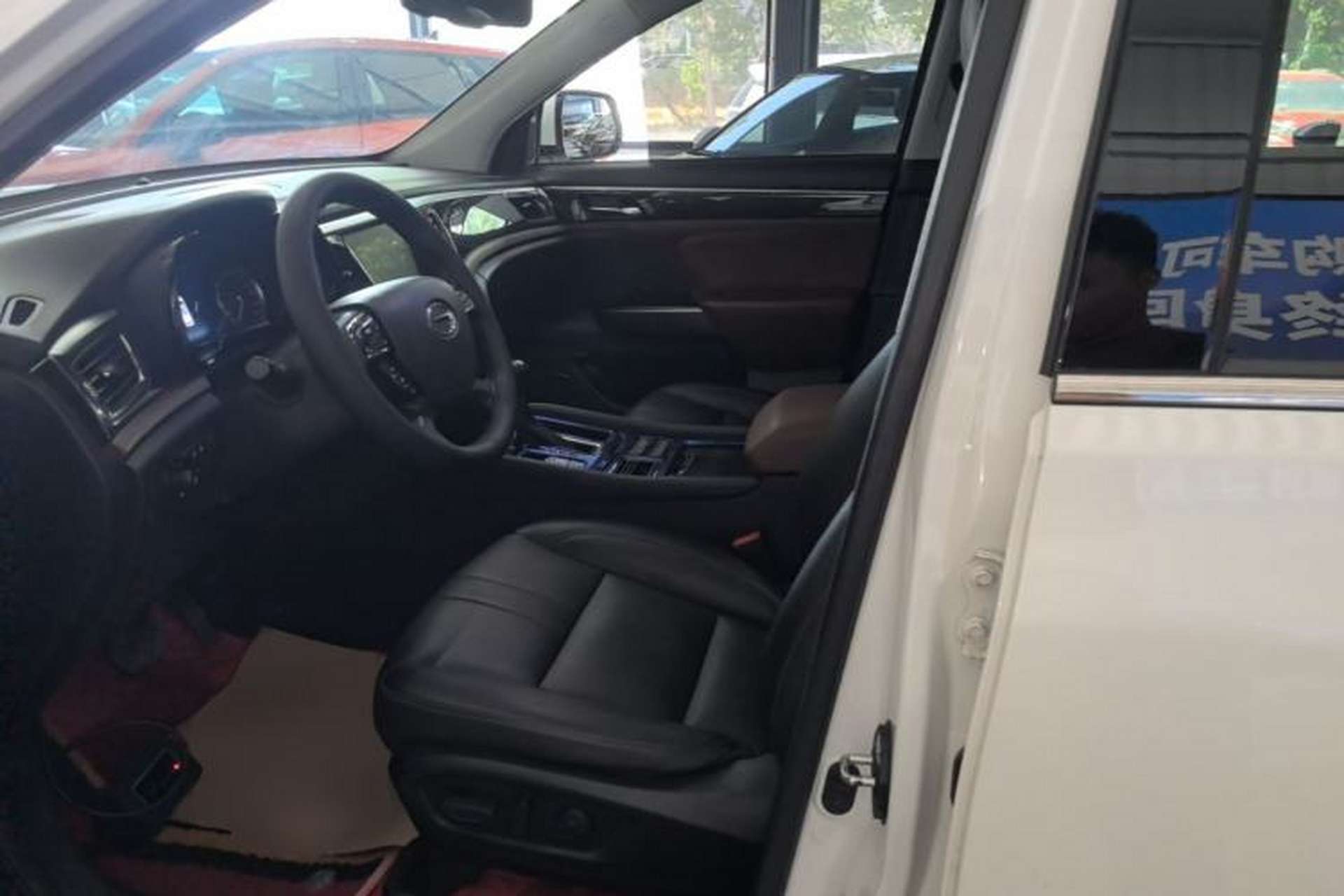 Used GAC Trumpchi GS8 2017 320T Two-Wheel Drive Luxury Smart Connectivity Version (7 Seats) Left Front Seat