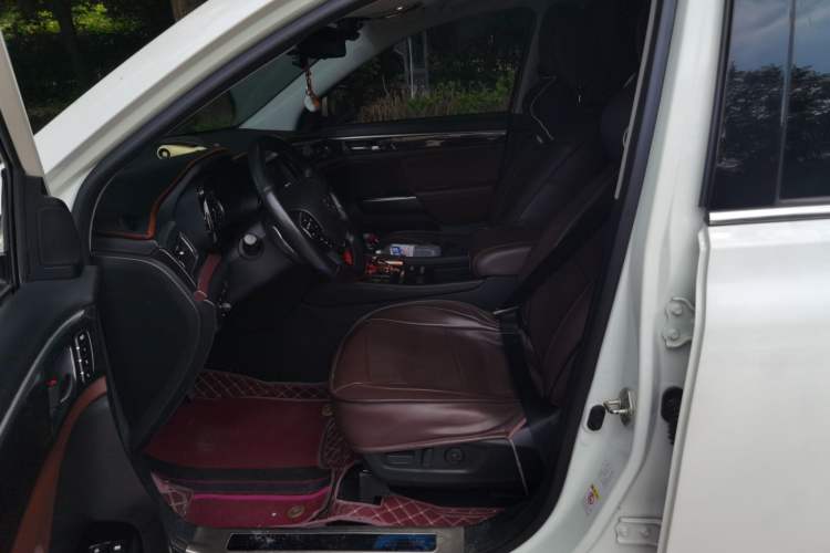 Used GAC Trumpchi GS8 2017 320T Two-Wheel Drive Luxury Smart Connectivity Version (7 Seats) Left Front Seat