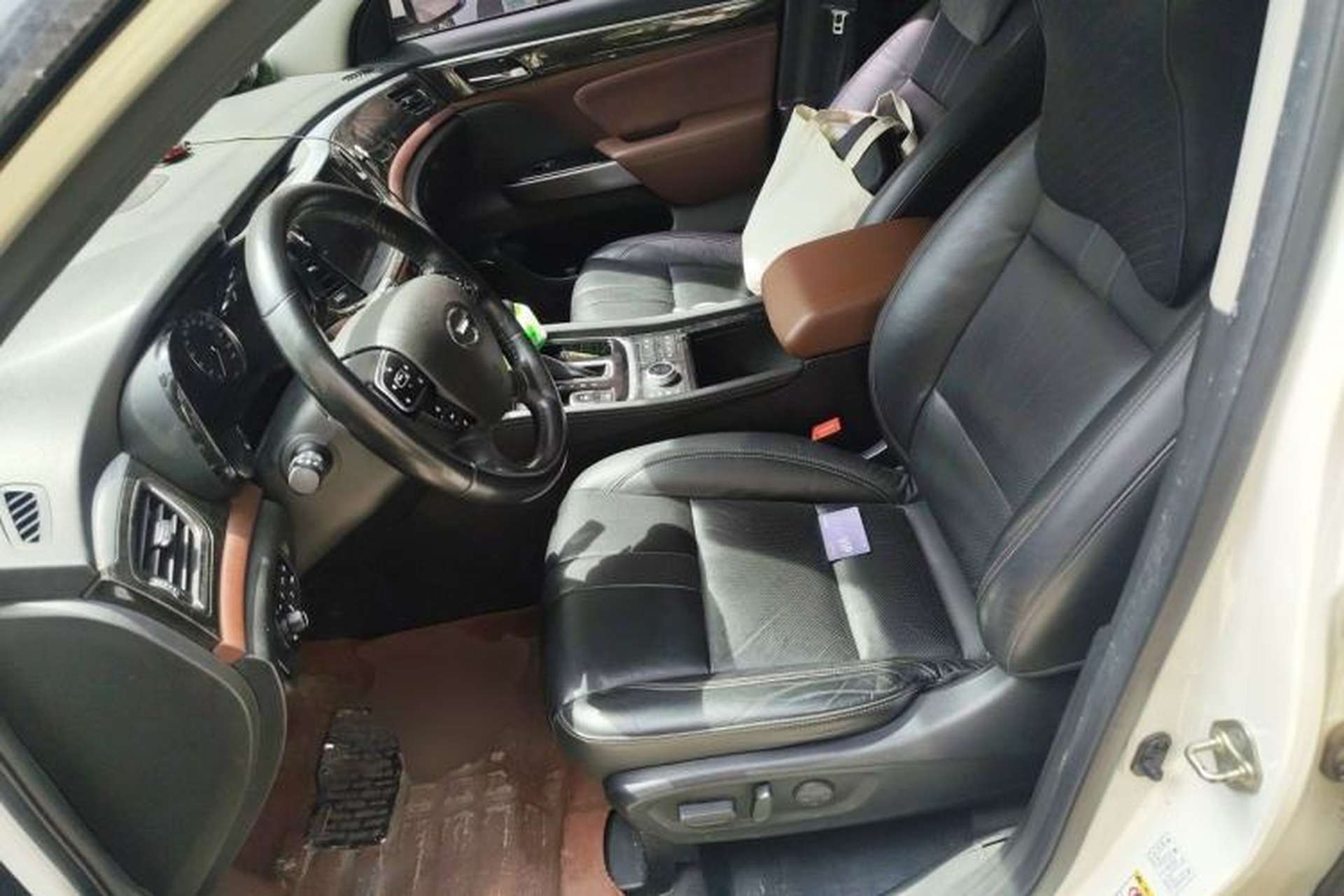 Used GAC Trumpchi GS8 2017 320T Four-Wheel Drive Luxury Smart Connectivity Version (7 Seats) Left Front Seat