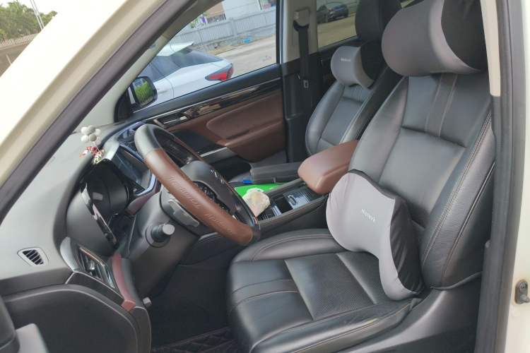 Used GAC Trumpchi GS8 2017 320T Two-Wheel Drive Luxury Smart Connectivity Version (7 Seats) Left Front Seat
