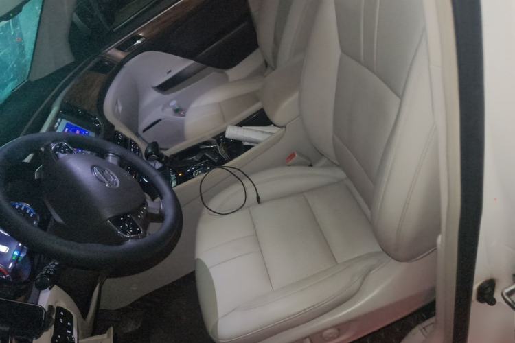 Used GAC Trumpchi GS8 2017 320T Two-Wheel Drive Luxury Smart Connectivity Version (7 Seats) Left Front Seat