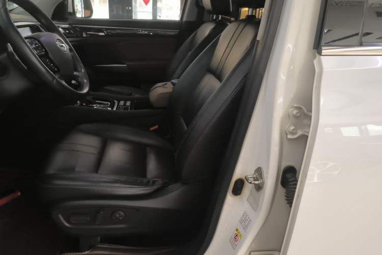 Used GAC Trumpchi GS8 2017 320T Two-Wheel Drive Luxury Smart Connectivity Version (7 Seats) Left Front Seat