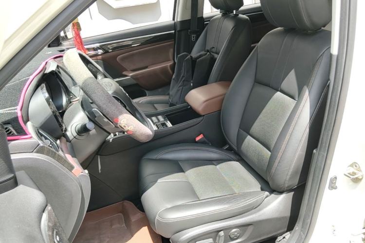 Used GAC Trumpchi GS8 2017 320T Two-Wheel Drive Luxury Smart Connectivity Version (7 Seats) Left Front Seat