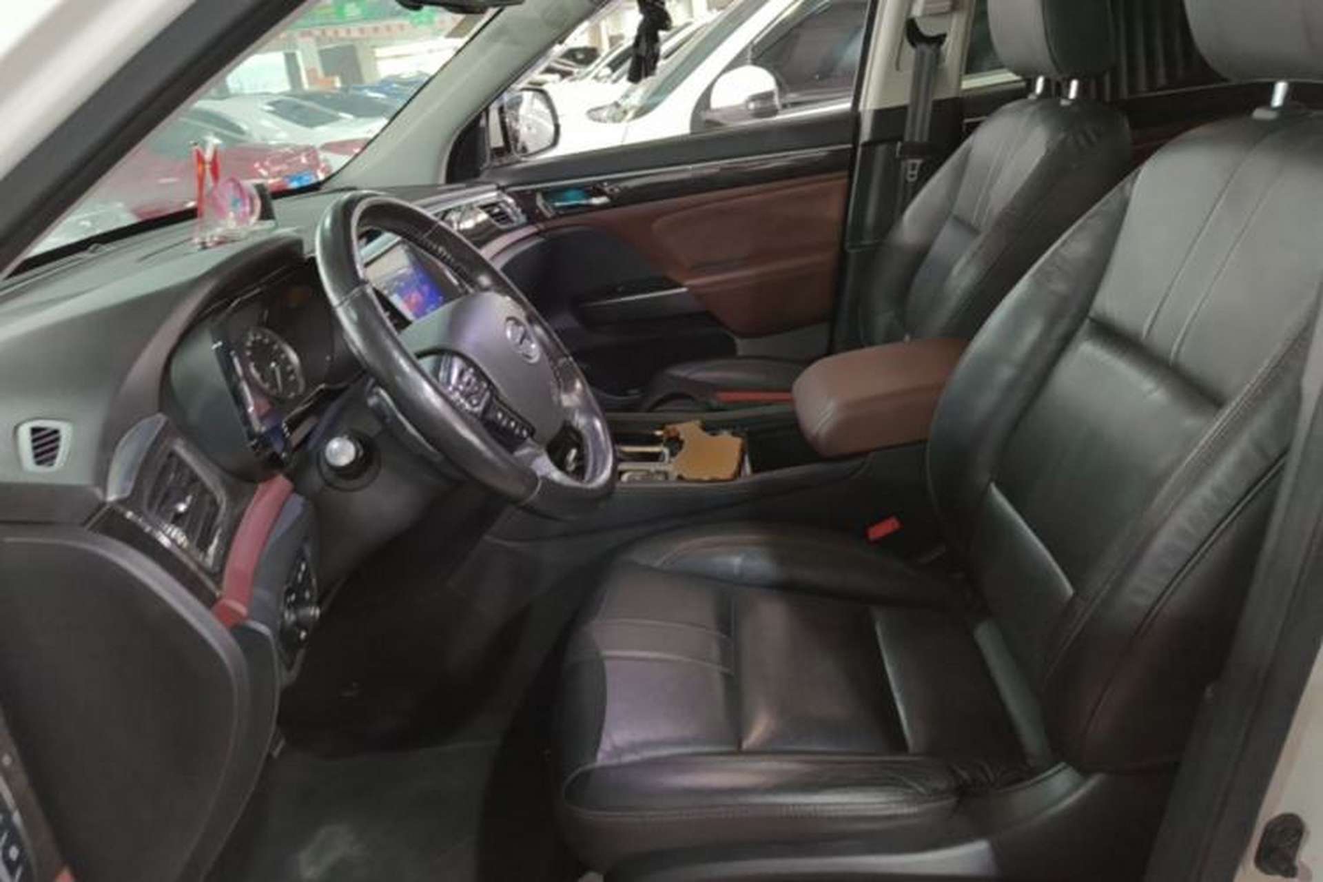 Used GAC Trumpchi GS8 2017 320T Two-Wheel Drive Luxury Smart Connectivity Version (7 Seats) Left Front Seat