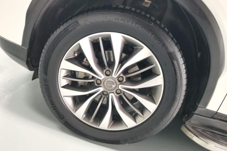 Used GAC Trumpchi GS8 2017 320T Two-Wheel Drive Luxury Smart Connectivity Version (7 Seats) Left Front Wheel Hub