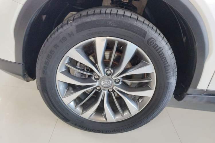 Used GAC Trumpchi GS8 2017 320T Four-Wheel Drive Luxury Smart Connectivity Version (7 Seats) Left Front Wheel Hub