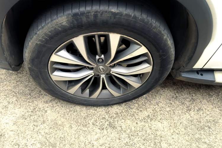 Used GAC Trumpchi GS8 2017 320T Two-Wheel Drive Luxury Smart Connectivity Version (7 Seats) Left Front Wheel Hub