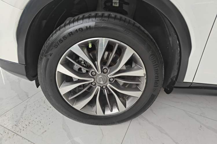 Used GAC Trumpchi GS8 2017 320T Two-Wheel Drive Luxury Smart Connectivity Version (7 Seats) Left Front Wheel Hub