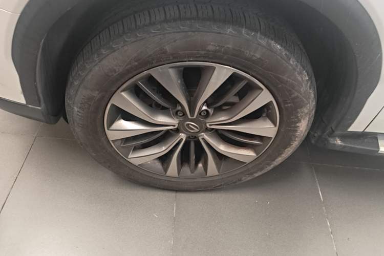Used GAC Trumpchi GS8 2017 320T Two-Wheel Drive Luxury Smart Connectivity Version (7 Seats) Left Front Wheel Hub