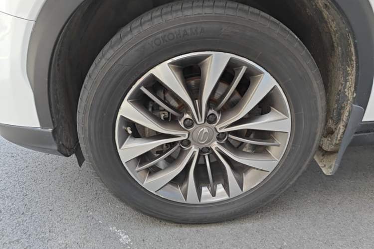 Used GAC Trumpchi GS8 2017 320T Two-Wheel Drive Luxury Smart Connectivity Version (7 Seats) Left Front Wheel Hub