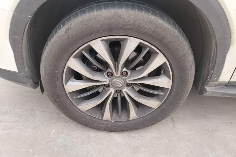 Used GAC Trumpchi GS8 2017 320T Two-Wheel Drive Luxury Smart Connectivity Version (7 Seats) Left Front Wheel Hub