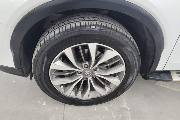 Used GAC Trumpchi GS8 2017 320T Two-Wheel Drive Luxury Smart Connectivity Version (7 Seats) Left Front Wheel Hub