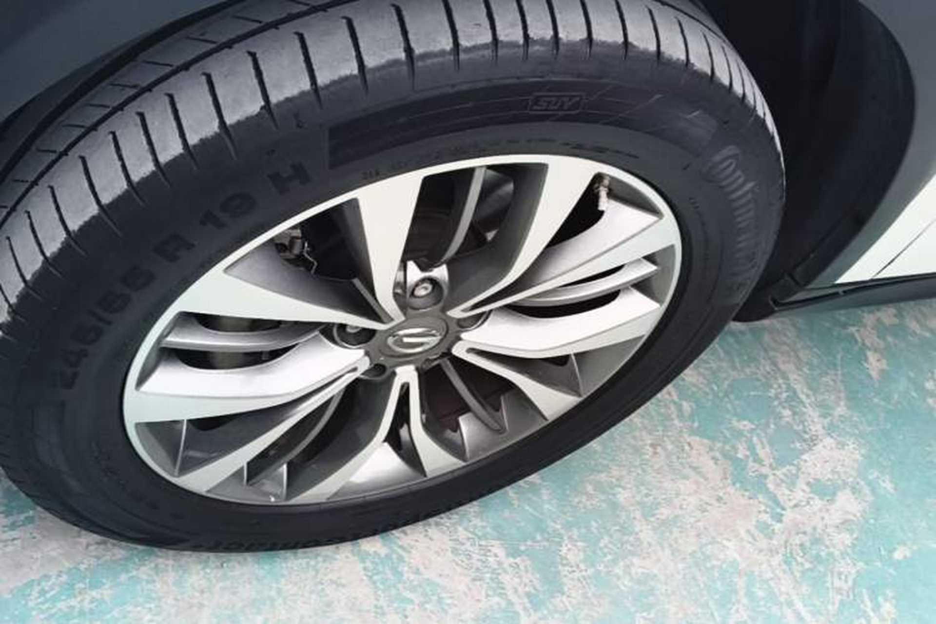 Used GAC Trumpchi GS8 2017 320T Two-Wheel Drive Luxury Smart Connectivity Version (7 Seats) Left Front Wheel Hub