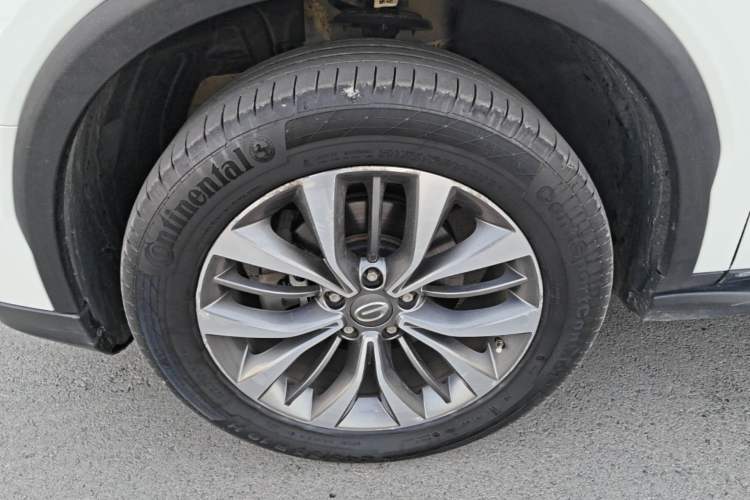 Used GAC Trumpchi GS8 2017 320T Two-Wheel Drive Luxury Smart Connectivity Version (7 Seats) Left Front Wheel Hub