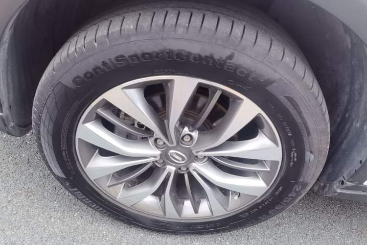 Used GAC Trumpchi GS8 2017 320T Two-Wheel Drive Luxury Smart Connectivity Version (7 Seats) Left Front Wheel Hub