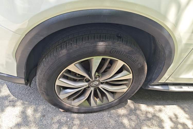 Used GAC Trumpchi GS8 2017 320T Two-Wheel Drive Luxury Smart Connectivity Version (7 Seats) Left Front Wheel Hub