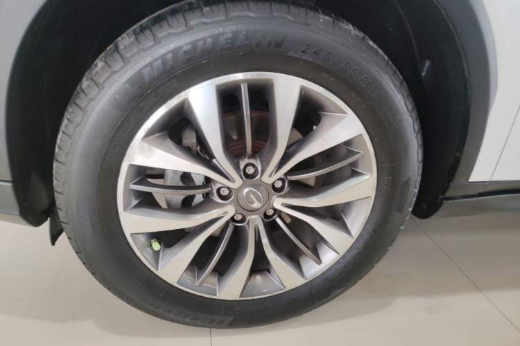 Used GAC Trumpchi GS8 2017 320T Two-Wheel Drive Luxury Smart Connectivity Version (7 Seats) Left Front Wheel Hub