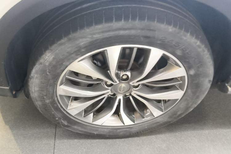 Used GAC Trumpchi GS8 2017 320T Two-Wheel Drive Luxury Smart Connectivity Version (7 Seats) Left Front Wheel Hub