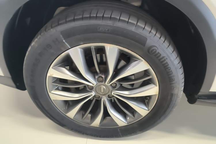 Used GAC Trumpchi GS8 2017 320T Four-Wheel Drive Luxury Smart Connectivity Version (7 Seats) Left Front Wheel Hub