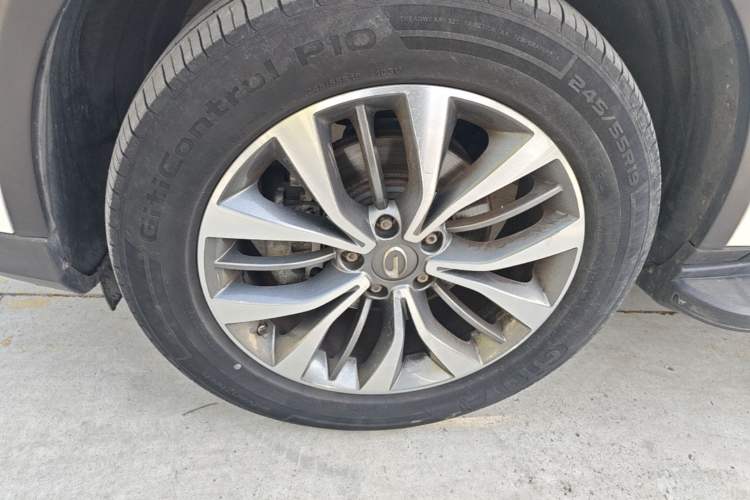 Used GAC Trumpchi GS8 2017 320T Two-Wheel Drive Luxury Smart Connectivity Version (7 Seats) Left Front Wheel Hub