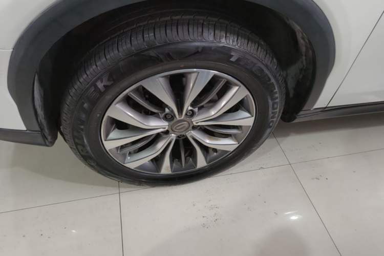 Used GAC Trumpchi GS8 2017 320T Two-Wheel Drive Luxury Smart Connectivity Version (7 Seats) Left Front Wheel Hub