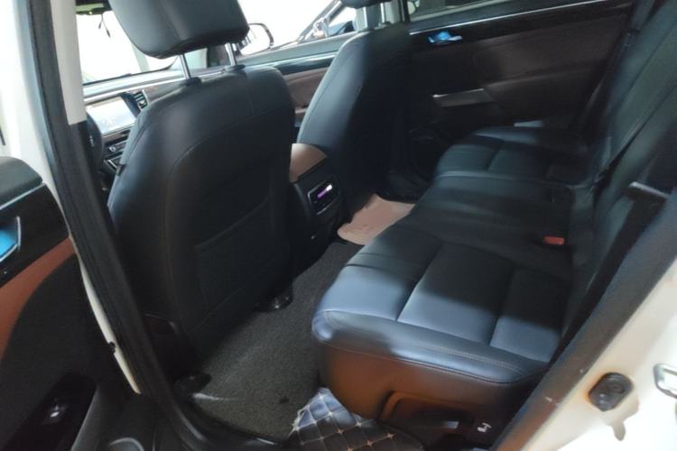 Used GAC Trumpchi GS8 2017 320T Two-Wheel Drive Luxury Edition (7 Seats) Left Rear Seat