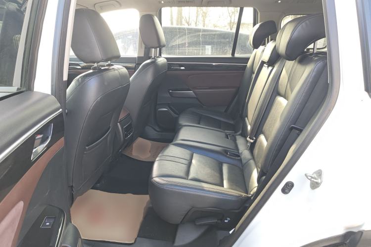 Used GAC Trumpchi GS8 2017 320T Two-Wheel Drive Luxury Smart Connectivity Version (7 Seats) Left Rear Seat