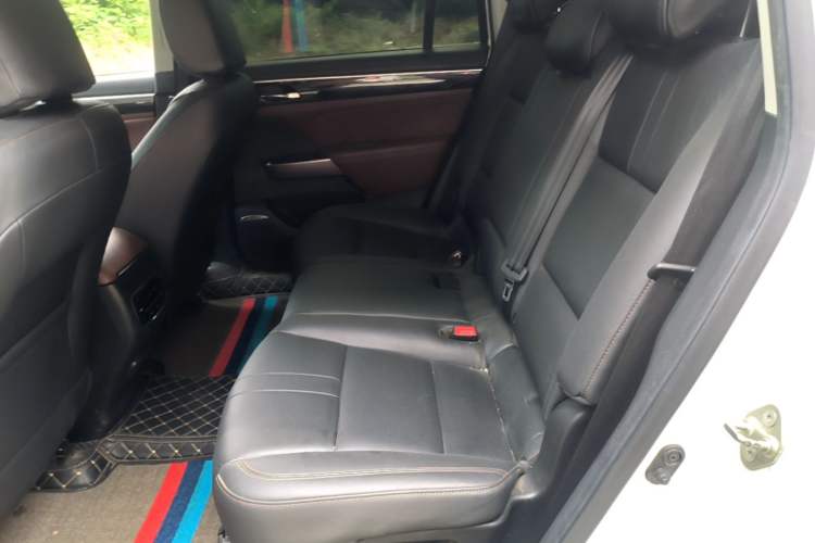 Used GAC Trumpchi GS8 2017 320T Two-Wheel Drive Luxury Smart Connectivity Version (7 Seats) Left Rear Seat