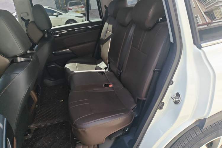 Used GAC Trumpchi GS8 2017 320T Two-Wheel Drive Luxury Smart Connectivity Version (7 Seats) Left Rear Seat