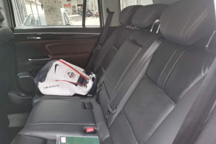 Used GAC Trumpchi GS8 2017 320T Two-Wheel Drive Luxury Smart Connectivity Version (7 Seats) Left Rear Seat