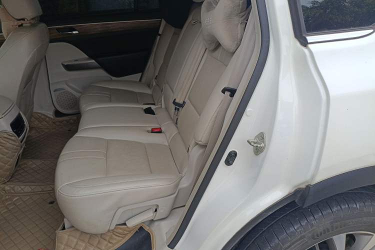 Used GAC Trumpchi GS8 2017 320T Two-Wheel Drive Luxury Smart Connectivity Version (7 Seats) Left Rear Seat