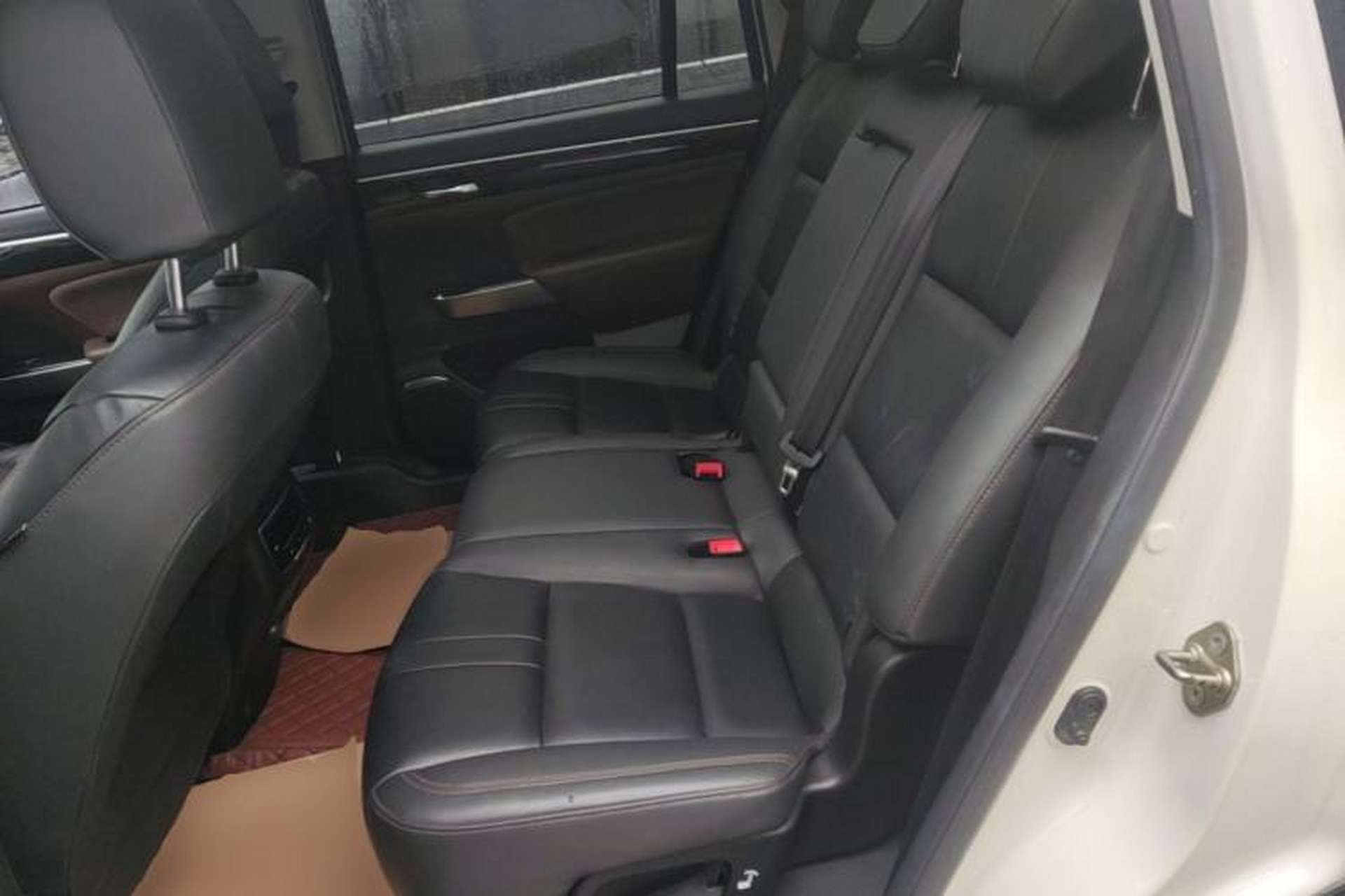 Used GAC Trumpchi GS8 2017 320T Four-Wheel Drive Luxury Smart Connectivity Version (7 Seats) Left Rear Seat