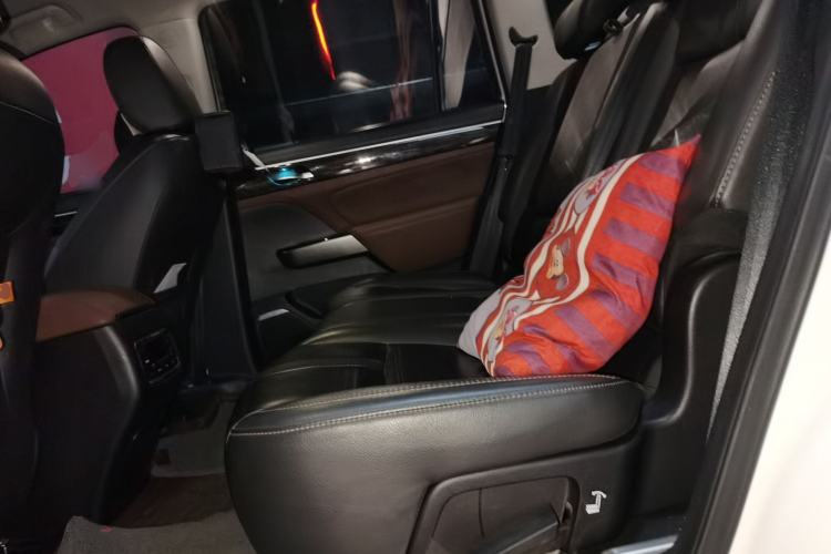Used GAC Trumpchi GS8 2017 320T Four-Wheel Drive Luxury Smart Connectivity Version (7 Seats) Left Rear Seat