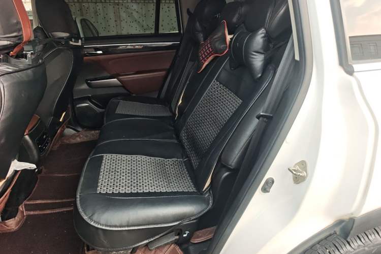 Used GAC Trumpchi GS8 2017 320T Two-Wheel Drive Luxury Smart Connectivity Version (7 Seats) Left Rear Seat